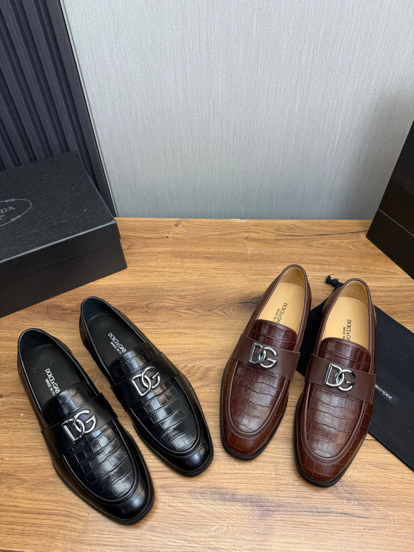 Factory price 520💰 Dolce&G .DG men's loafers👞 Classic and fashionable style, embellished with personalized DG logo. Imported cowhide, open-edge beaded cowhide, cowhide lining, original non-slip and wear-resistant outsole Size: 39-44 (customized at 38.45)